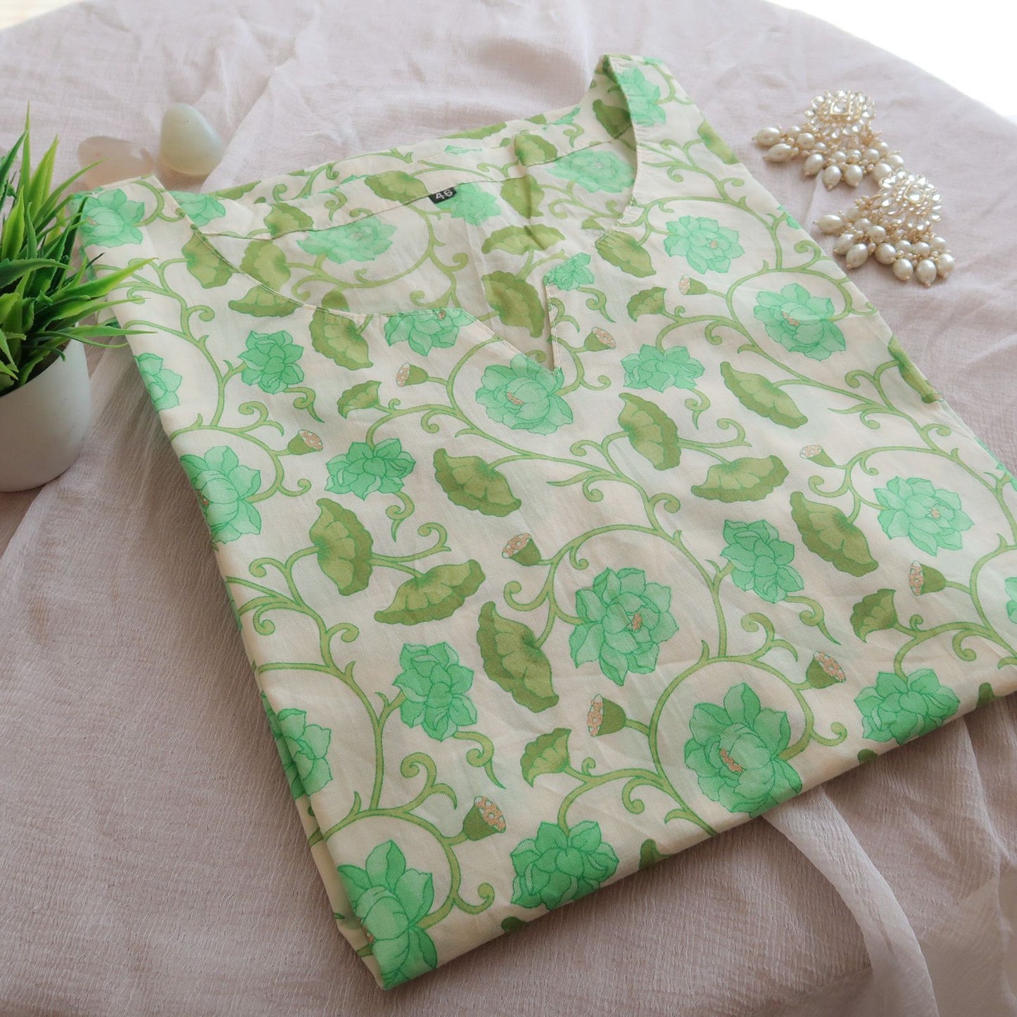 Pista Flower Short Kurti (Slim Fit)