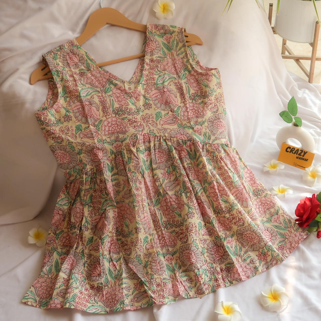 Golden Blossom Sleeveless Short Kurti