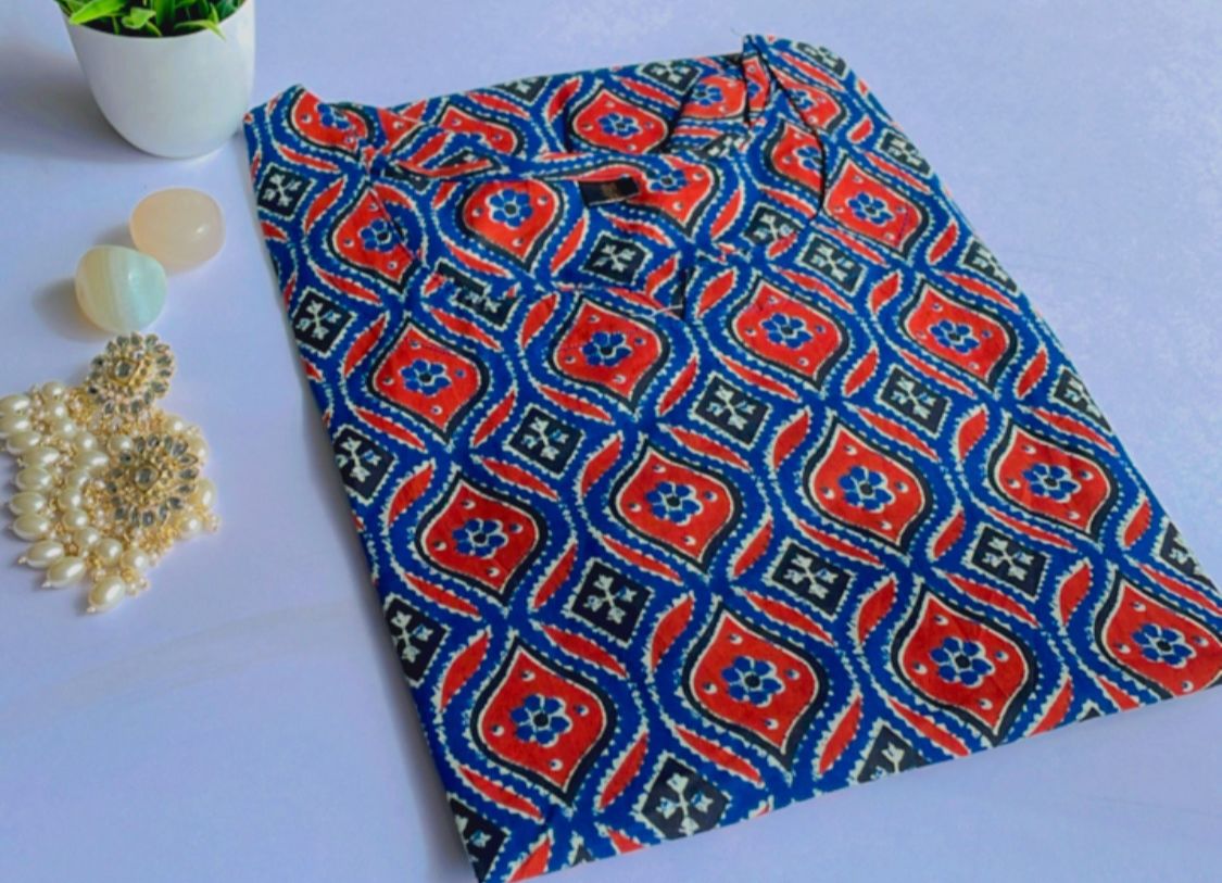 Artsy Short Kurti Top (Slim-fit)